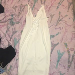 White classy dress 💕